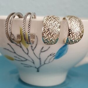 2pr Vintage Napier Clip Earrings